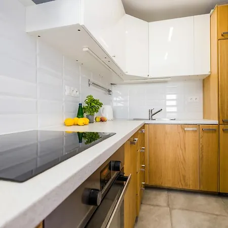 Shortstaypoland Chlodna Apartment